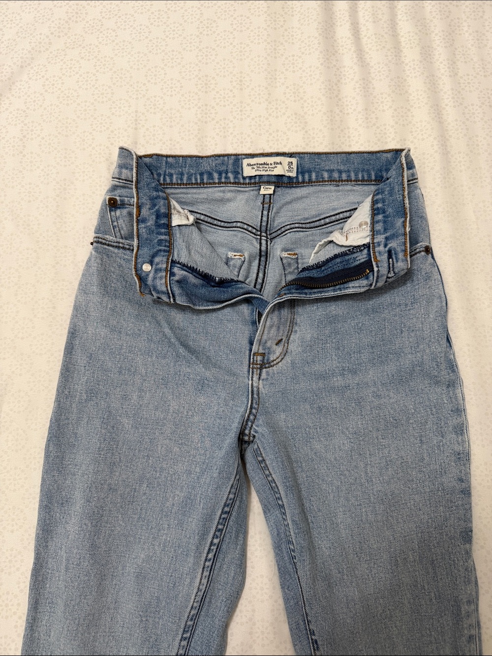 Abercrombie & Fitch Light Blue High-Rise Women's Jeans